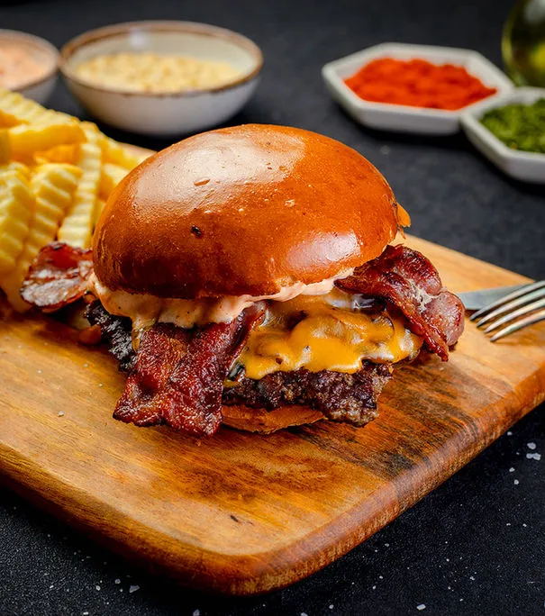BookNoFees: スナックバー – Boom Burger – Bucharest – Boom Burger、写真2