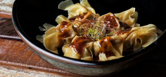 BookNoFees: レストラン – Konnichiwa – Madrid – Konnichiwa、写真3