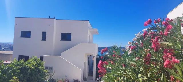 BookNoFees: 海の見える静かな家族向け宿泊施設 – Kaštel Sućurac, Split