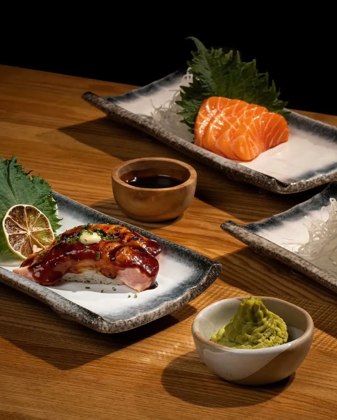 BookNoFees: レストラン – Komodo Lounge – Bucharest – コモドラウンジ、写真1