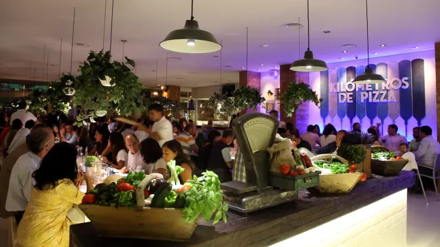 BookNoFees: レストラン – Kilómetros de Pizza – Madrid – キロメートル・デ・ピザ、写真3