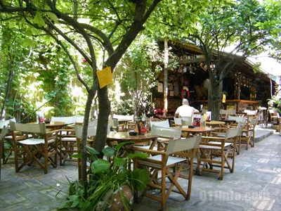 BookNoFees: カフェ – Bre Cafe – Belgrade – Bre Cafe、写真1