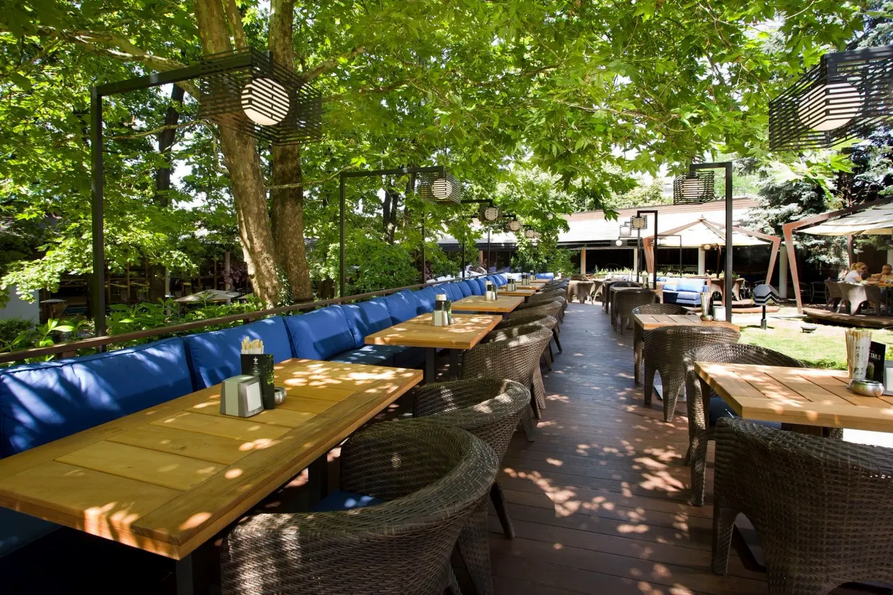 BookNoFees: レストラン – Umami – Sofia – Umami、写真1