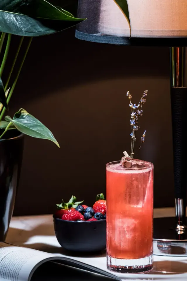 BookNoFees: カフェ – Editori – Sofia – 出版社、写真3