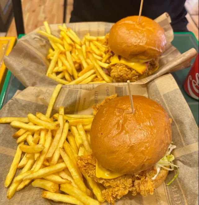 BookNoFees: スナックバー – Ferick Fried Chicken – Istanbul – Ferick Fried Chicken、写真2