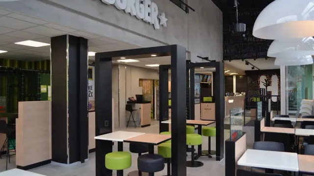 BookNoFees: Hesburger, Helsinki