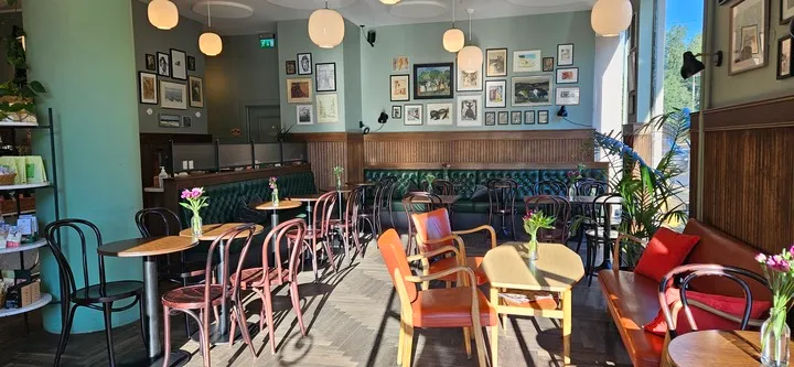 BookNoFees: カフェ – Åpent Bakeri – Oslo – Åpent Bakeri、写真1