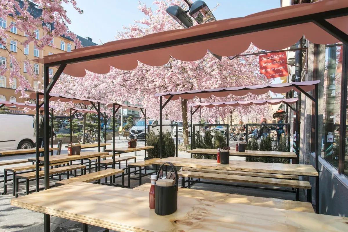 BookNoFees: スナックバー – Barrels Burgers & Beer – Stockholm – バレルズ・バーガーズ&ビール、写真1