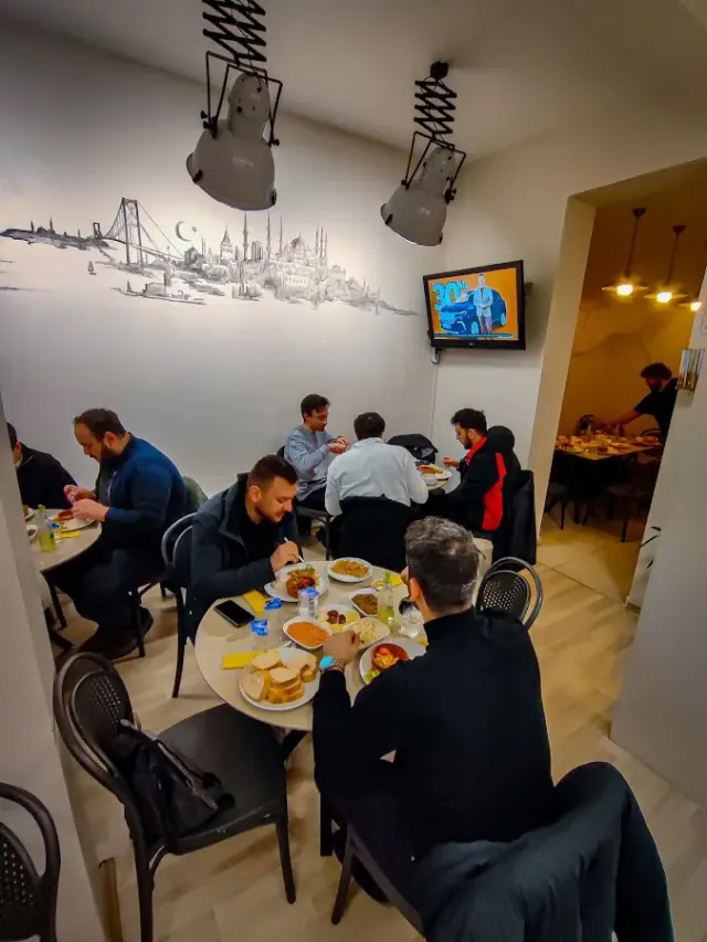 BookNoFees: HOOFU-NA CAFE, Istanbul