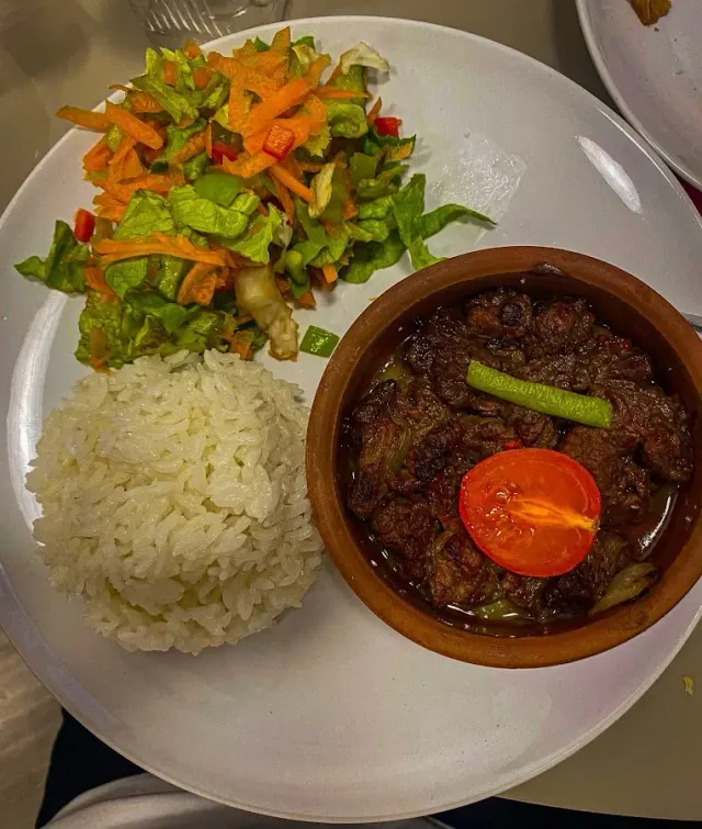 BookNoFees: カフェ – HOOFU-NA CAFE – Istanbul – ホーフナカフェ、写真2