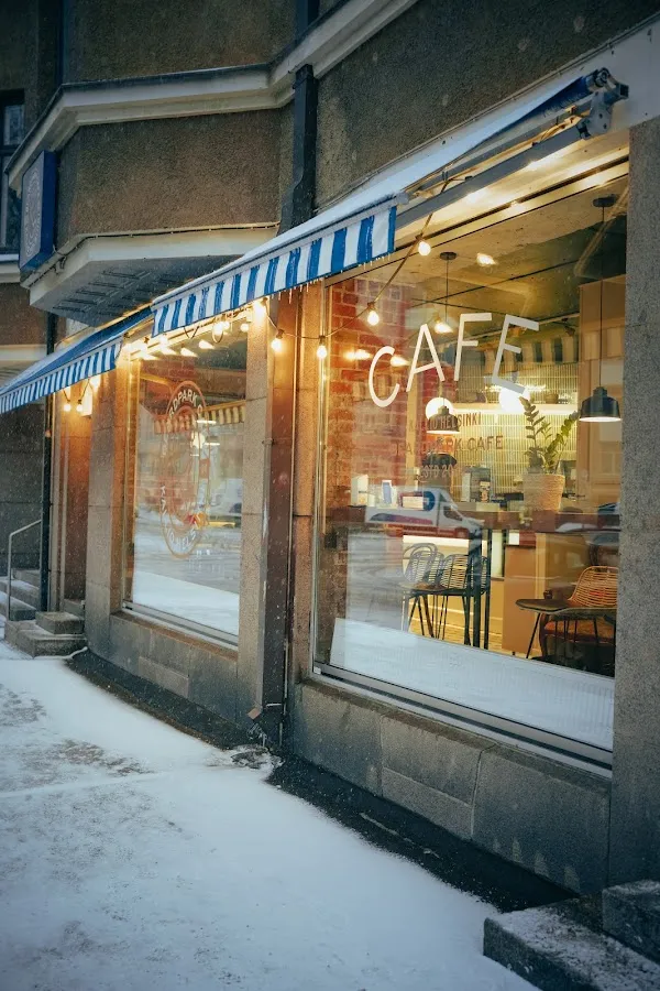 BookNoFees: Beard Park Cafe, Helsinki