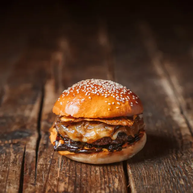 BookNoFees: スナックバー – Bamba Marha Burger Bar – Budapest – Bamba Marha Burger Bar、写真2