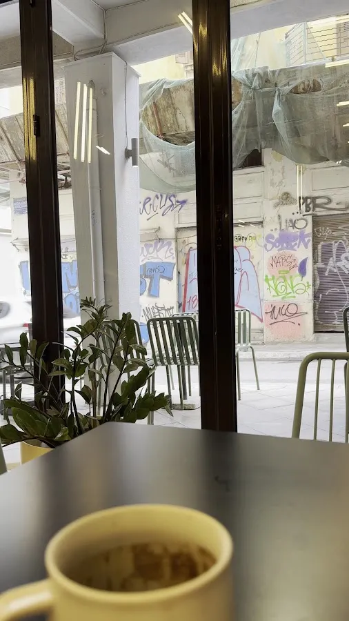 BookNoFees: カフェ – Third Place – Athens – 3位、写真3