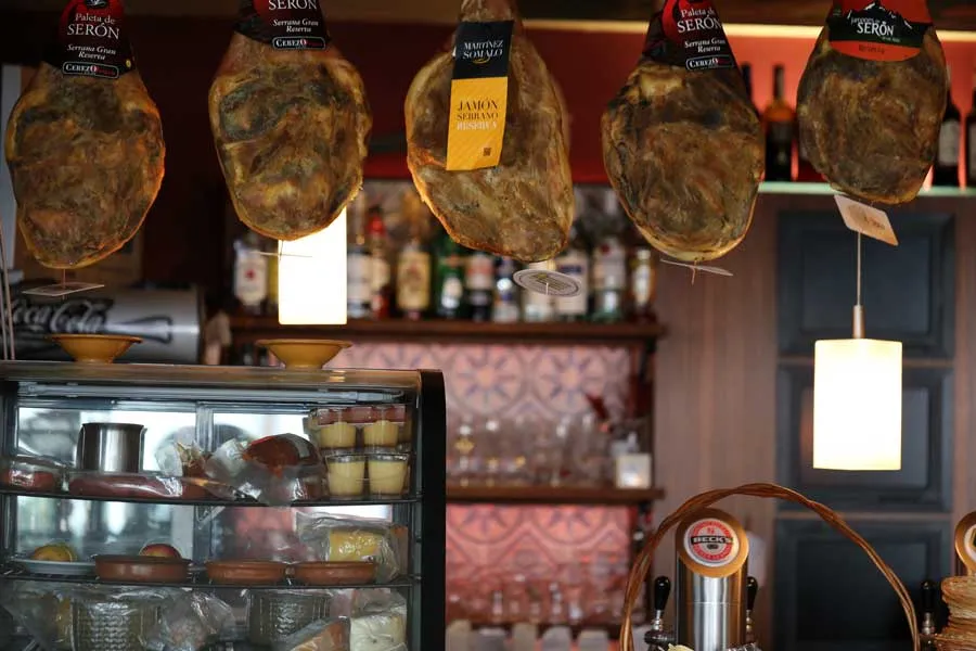 BookNoFees: レストラン – Cafe Blond – Recklinghausen – Cafe Blond、写真1