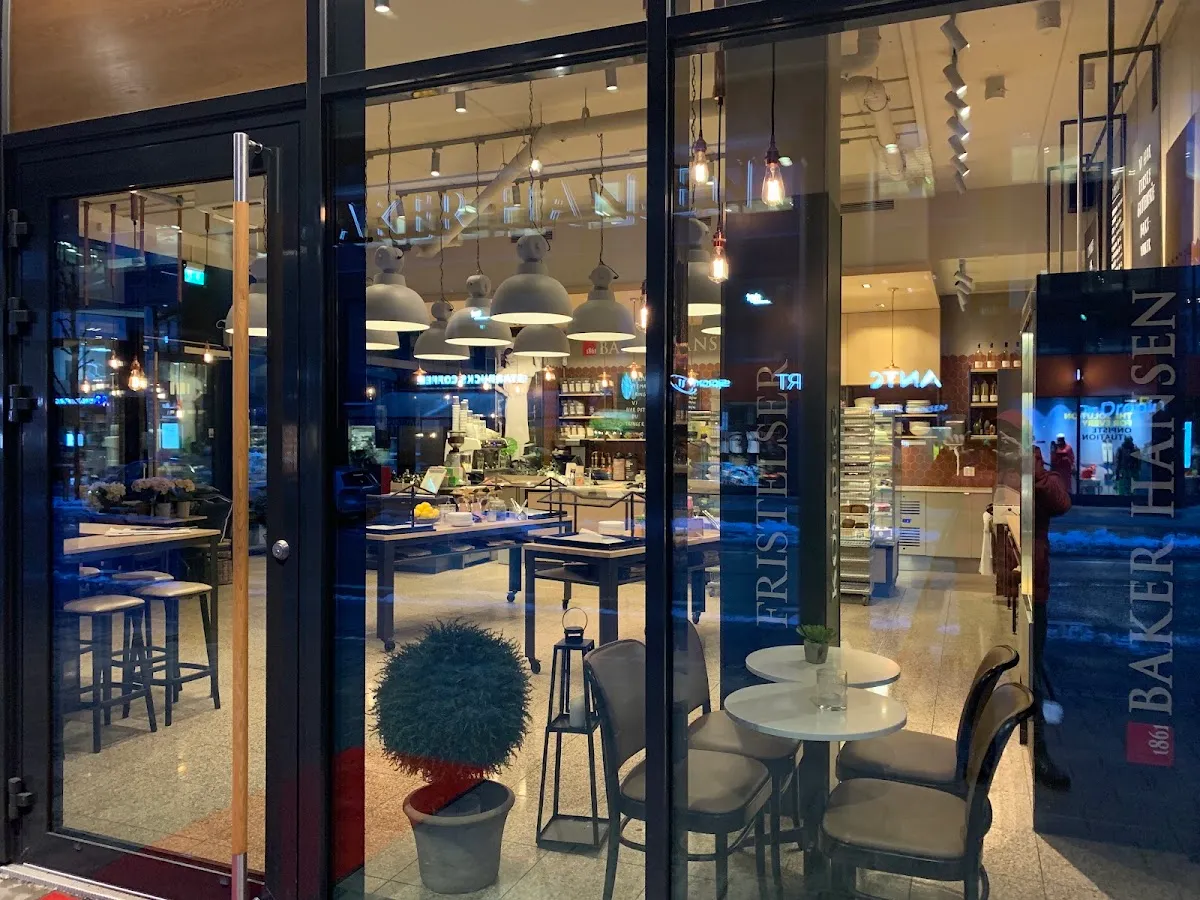 BookNoFees: カフェ – Baker Hansen – Oslo – Baker Hansen、写真1