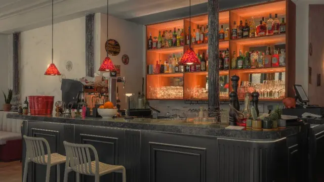 BookNoFees: D'oro, Madrid