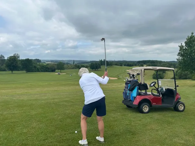 BookNoFees: レストラン – Golfclub Siegen-Olpe Birdie Lounge – Wenden – Golfclub Siegen-Olpe Birdie Lounge、写真2