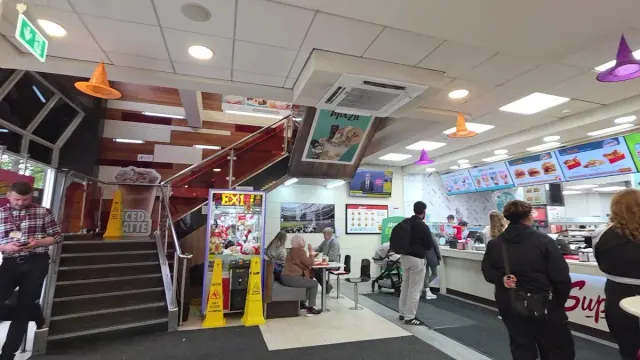 BookNoFees: スナックバー – Supermac's – Dublin – Supermac's、写真3