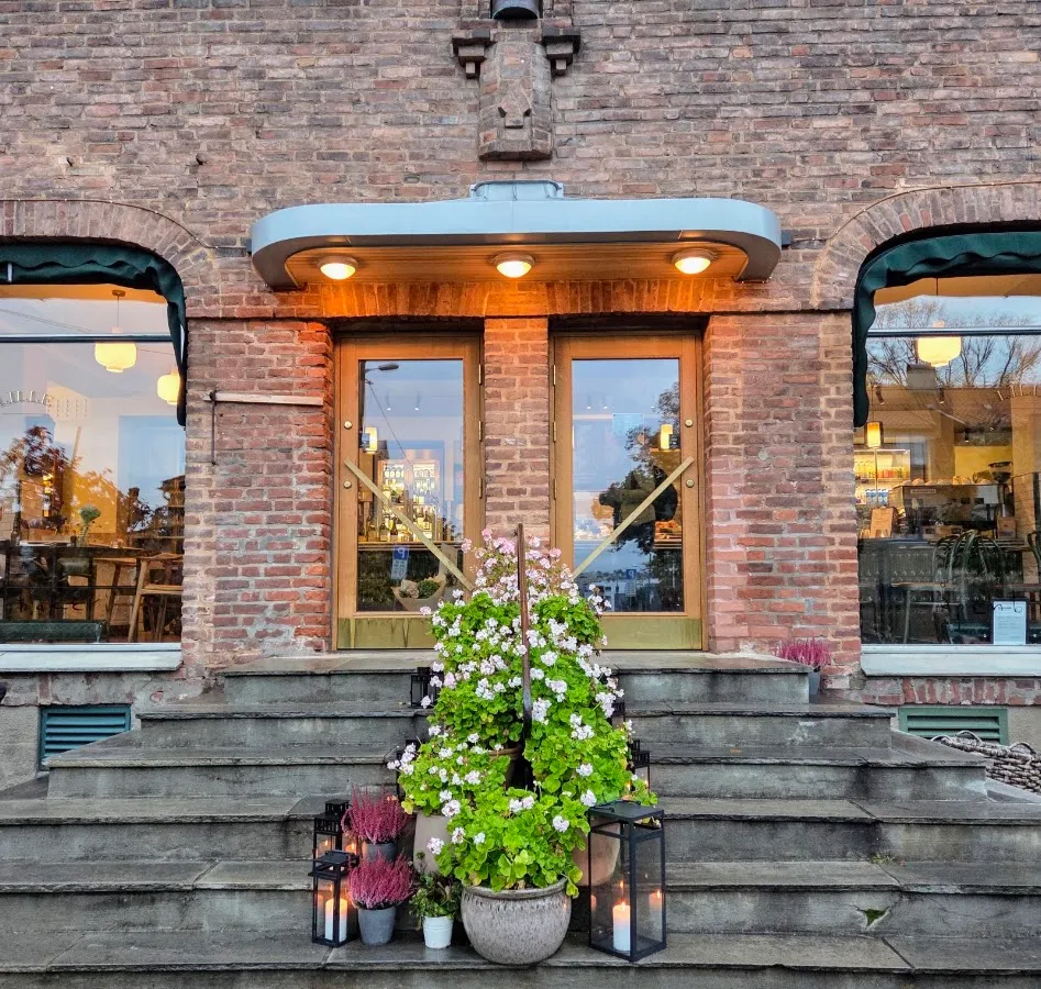 BookNoFees: カフェ – Åpent Bakeri – Oslo – Åpent Bakeri、写真1