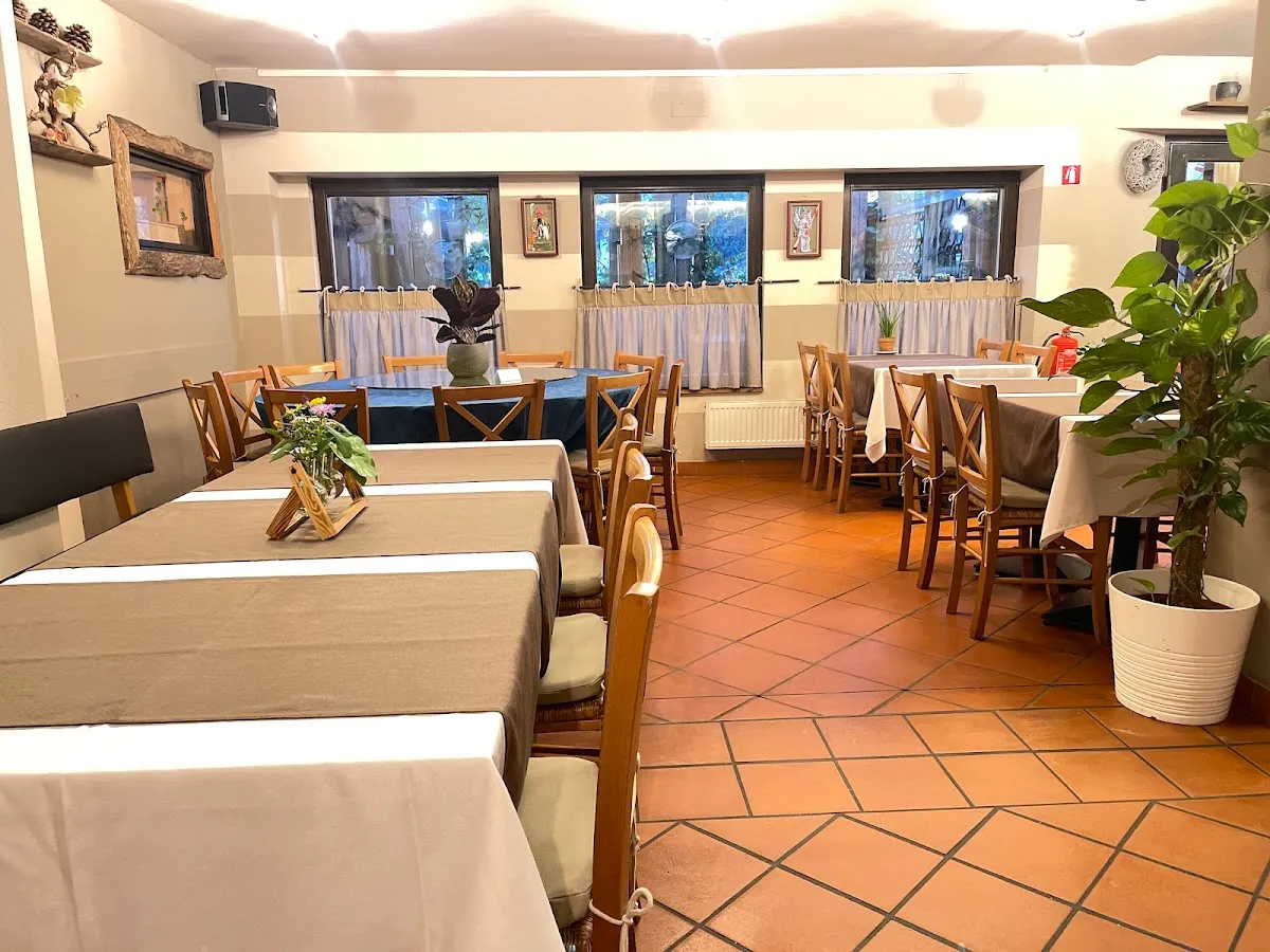 BookNoFees: レストラン – Beli labod 2 – Ljubljana – ラボッド2を購入します、写真1