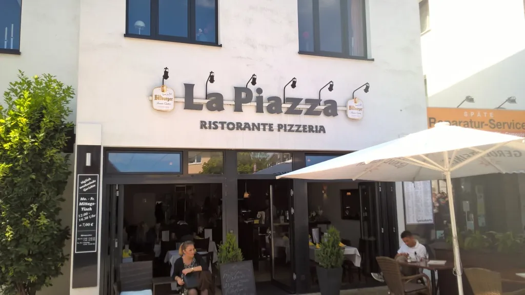 BookNoFees: レストラン – La Piazza Ristorante – Herdecke – ラ・ピアッツァ・リストランテ、写真1